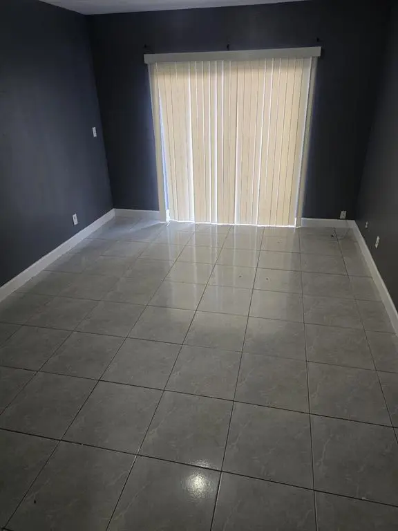 Lauderhill, FL 33313,5925 NW 23rd St