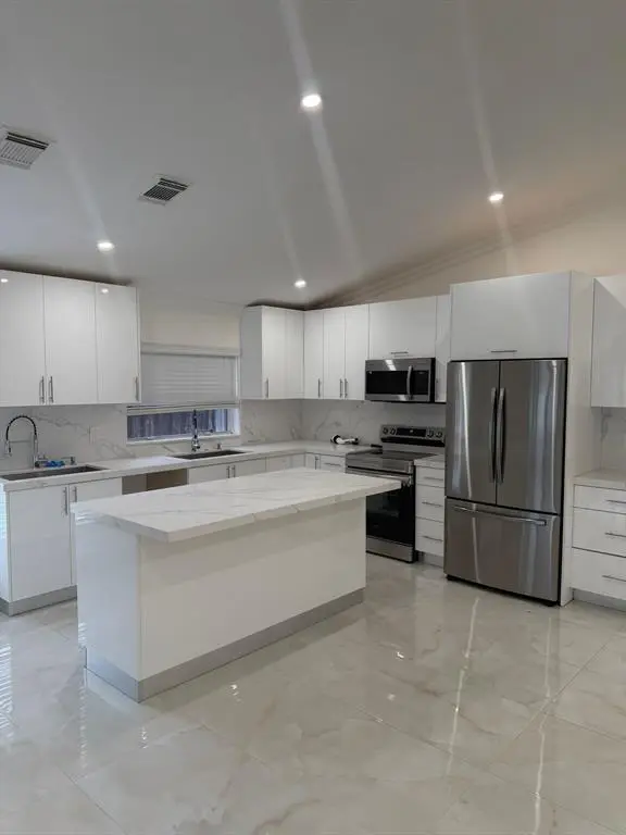 Hollywood, FL 33312,4966 SW 33rd Ter