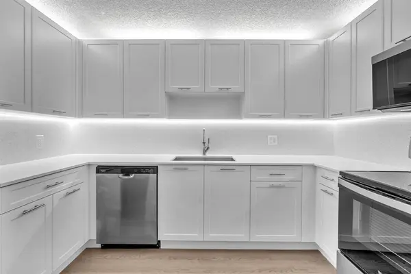 West Palm Beach, FL 33409,4200 Community Dr #113-1304