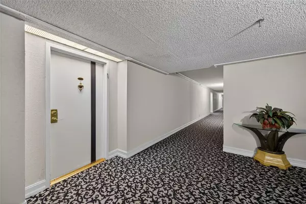 Pompano Beach, FL 33062,1010 S Ocean Blvd #1711