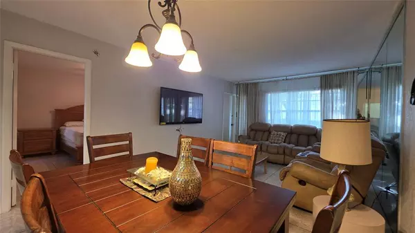 Lauderdale Lakes, FL 33313,5111 W Oakland Park Blvd #104