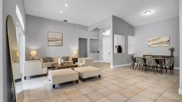 Coconut Creek, FL 33073,5252 NW 51st St