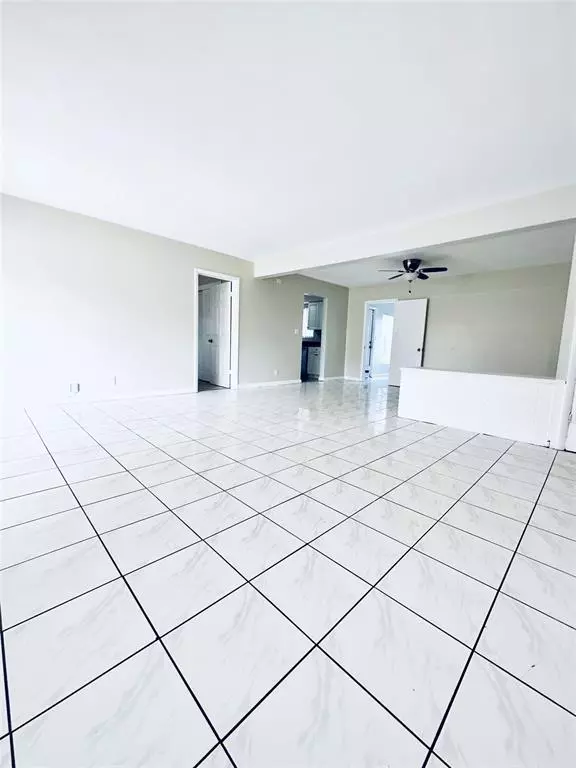 Fort Lauderdale, FL 33312,320 Kansas Ave