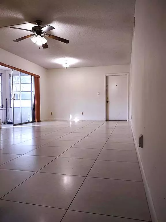 Margate, FL 33063,480 N Laurel Dr #3