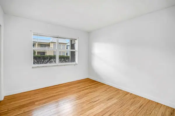 Boca Raton, FL 33428,9872 Marina Blvd #1417