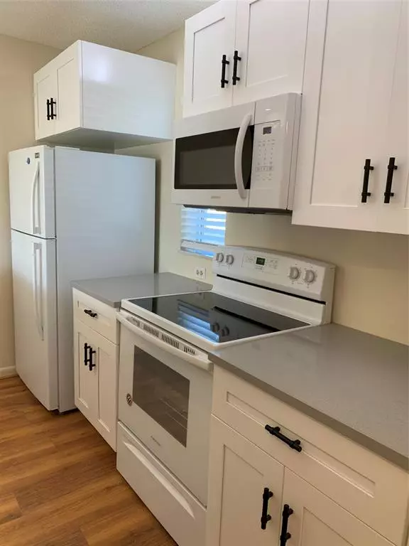 Coral Springs, FL 33071,10038 Twin Lakes Dr, #6K #10038