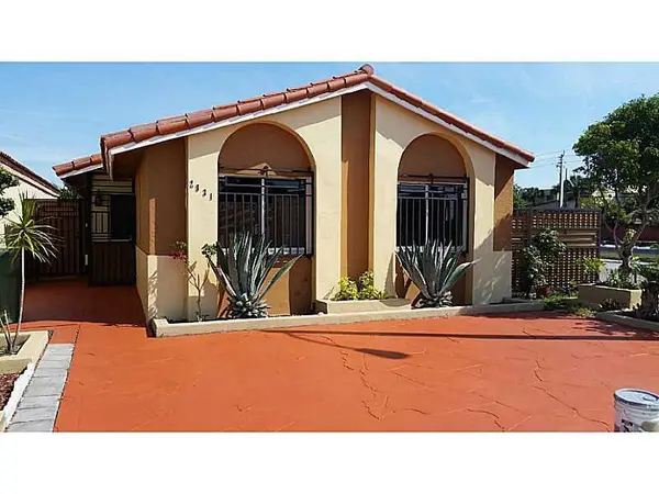 2831 W 74TH PL, Hialeah, FL 33018