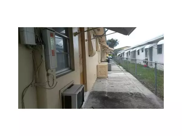 Hollywood, FL 33020,Address not disclosed