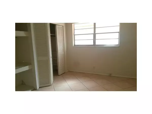 Hollywood, FL 33020,Address not disclosed