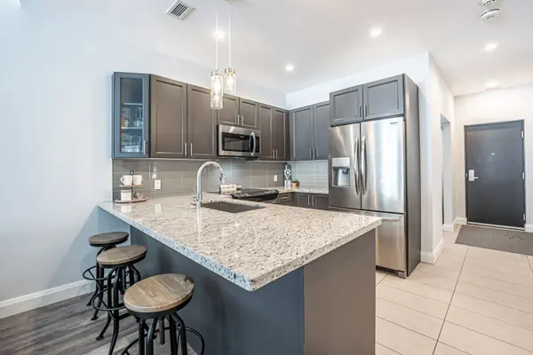 80 Horseshoe BLVD #503, Oro-medonte, ON L4M 4Y8