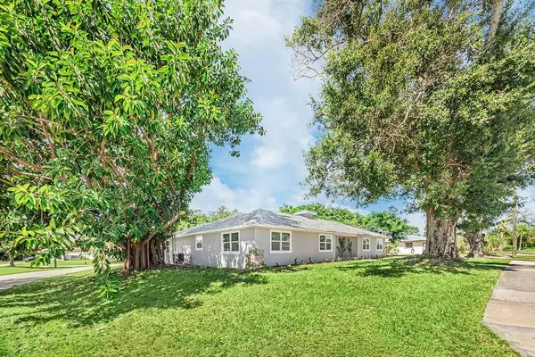 Port St Lucie, FL 34952,300 Riomar Dr