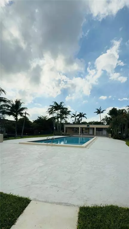 Miami, FL 33155,5500 SW 77th Ct #207