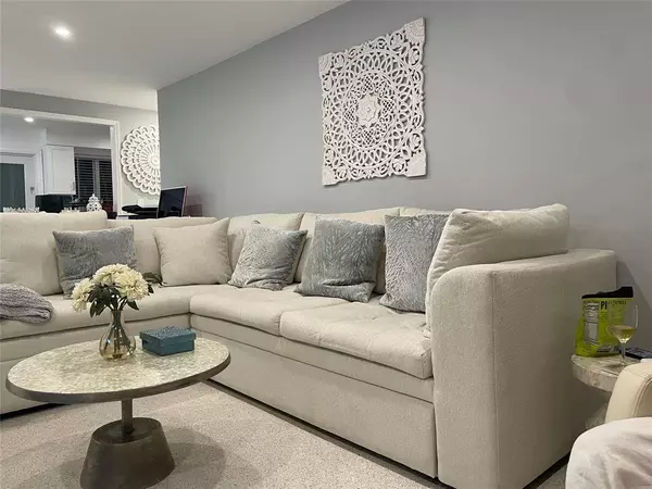 Hollywood, FL 33020,1446 Hayes St #4