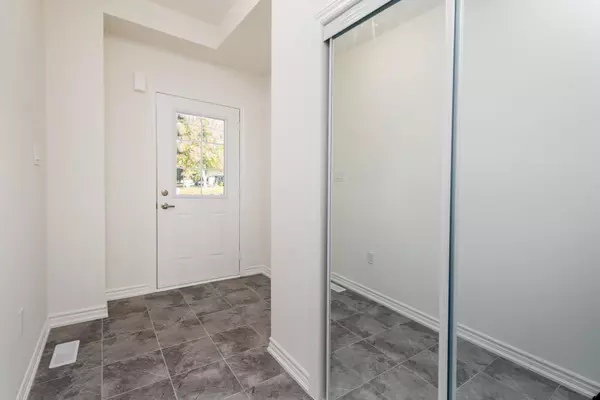 Innisfil, ON L0L 1L0,19 Ravenscraig PL