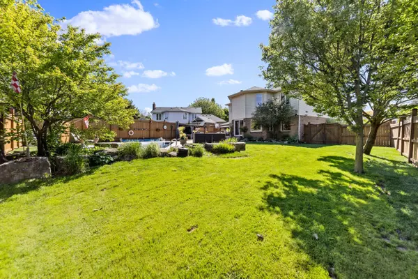 Burlington, ON L7M 2Y7,2131 Upland DR