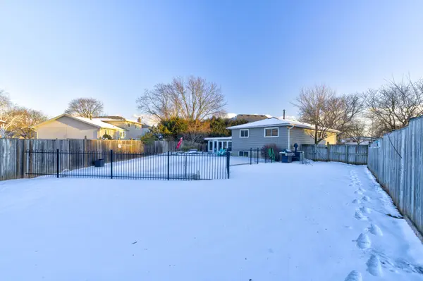 Oakville, ON L6L 2T4,2225 Wyandotte DR