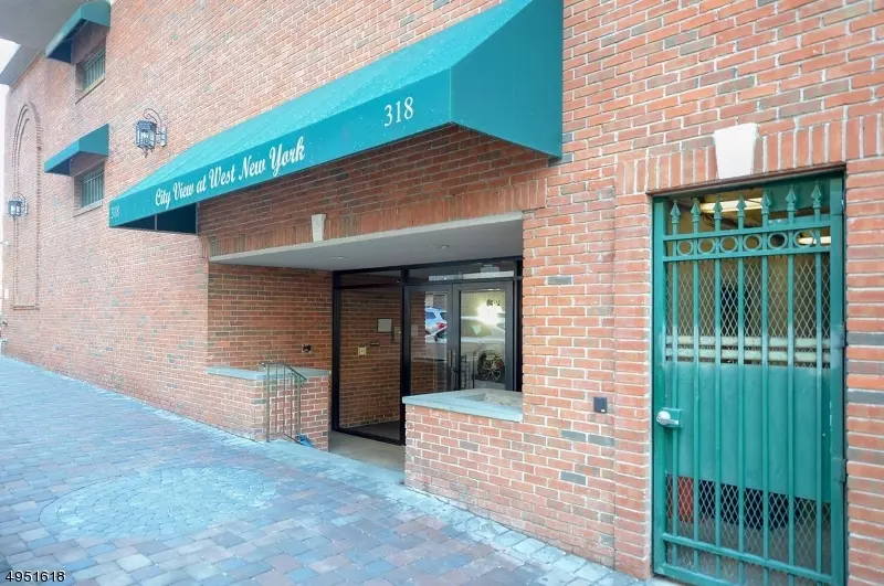 West New York Town, NJ 07093,318 54Th St #4E