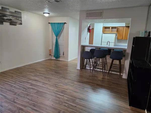 Dallas, TX 75243,9835 Walnut Street #107