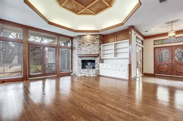 Dallas, TX 75248,5014 Village Court