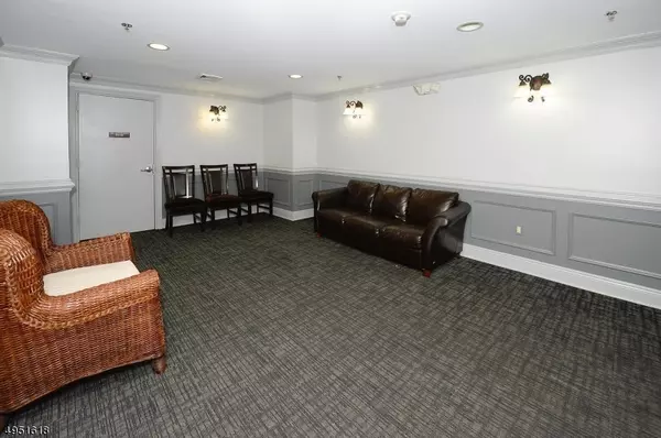 West New York Town, NJ 07093,318 54Th St #4E