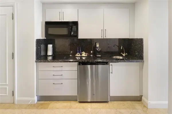 Fort Lauderdale, FL 33304,601 N Ft Lauderdale Bch Blvd #905