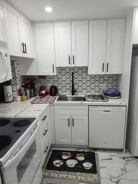 Margate, FL 33063,3140 Holiday Springs Blvd #9-210