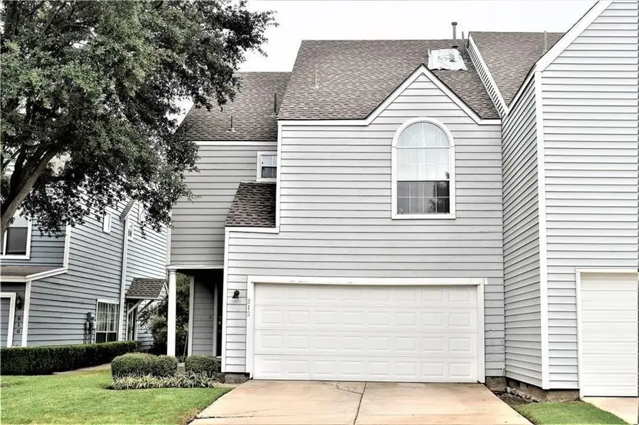 812 Canal Street, Irving, TX 75063