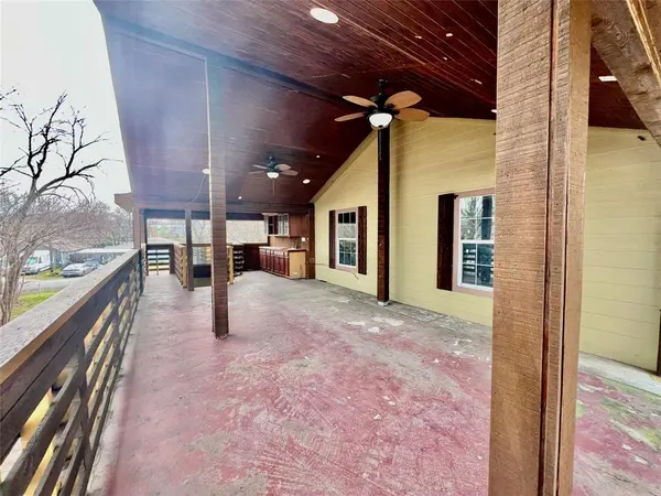 Dallas, TX 75212,1919 Muncie Avenue