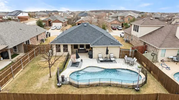 Burleson, TX 76028,335 Coral Vine Lane