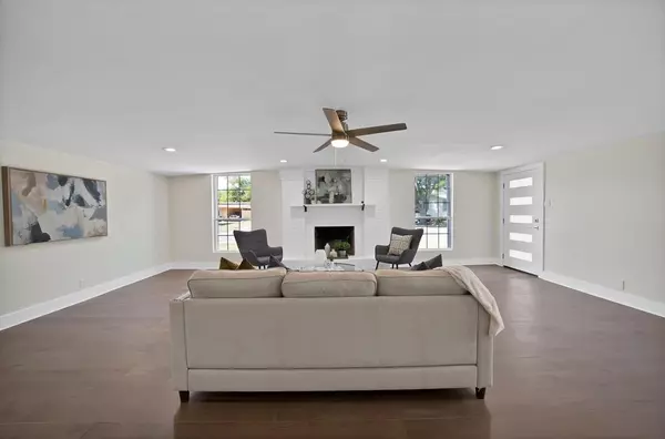 Dallas, TX 75229,3046 Rotan Lane