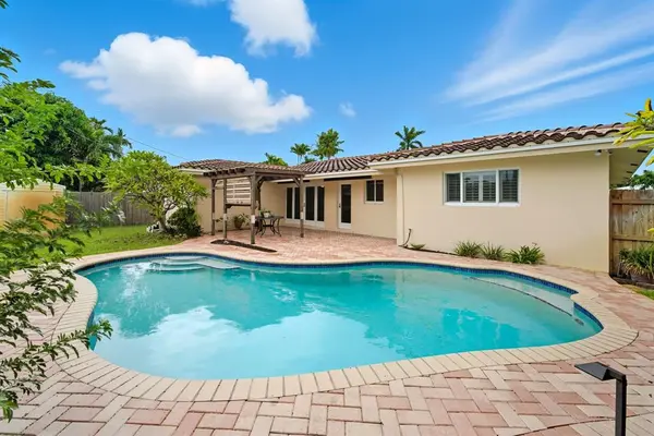 3697 NE 19th Ave, Oakland Park, FL 33308