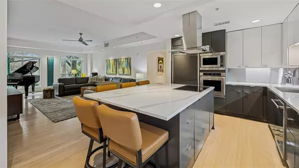 Dallas, TX 75219,3401 Lee Parkway #105