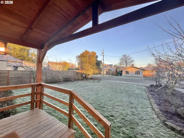 Carlton, OR 97111,240 W JEFFERSON ST