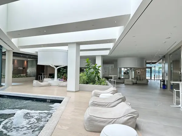 Toronto C01, ON M5J 0B5,100 Harbour ST #4707