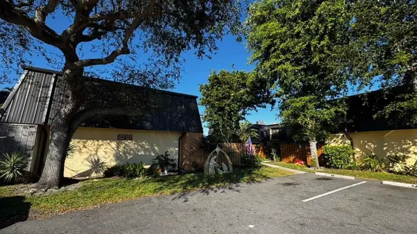 Lake Worth, FL 33461,2494 Waterside Drive #4c