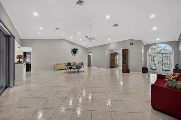 Boca Raton, FL 33498,10405 Canoe Brook Circle