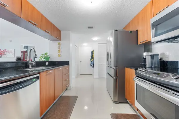 Miami, FL 33132,1800 N BAYSHORE DR #2402