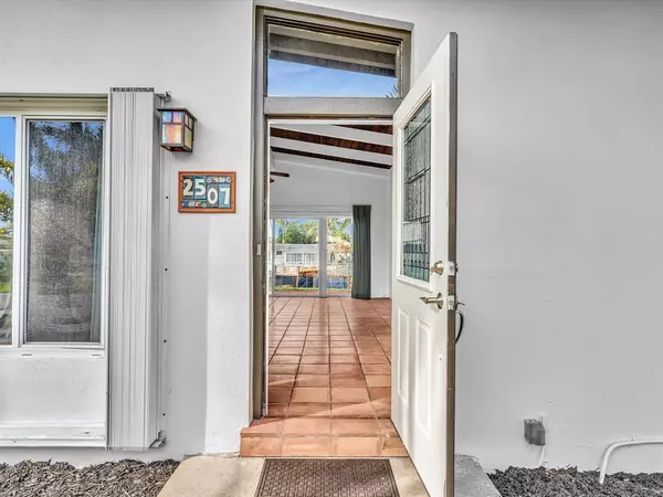 Fort Lauderdale, FL 33312,2507 OKEECHOBEE LN