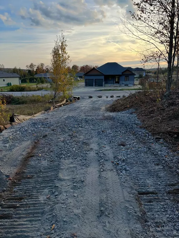 Minden Hills, ON K0M 2K0,61 Marluc AVE