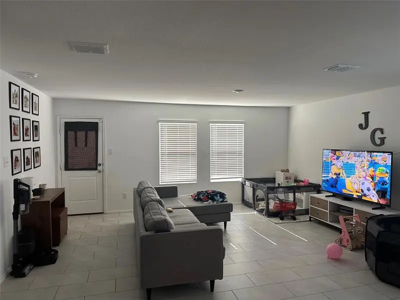 2928 Dora Drive, Fort Worth, TX 76119