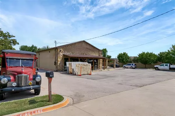 North Richland Hills, TX 76182,7716 Davis Boulevard