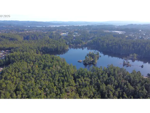 1025 PARK PL, Coos Bay, OR 97420