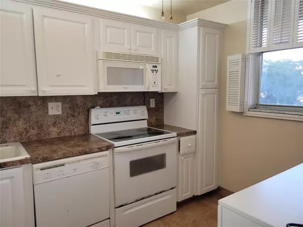 Lauderhill, FL 33319,3671 Environ Blvd #468