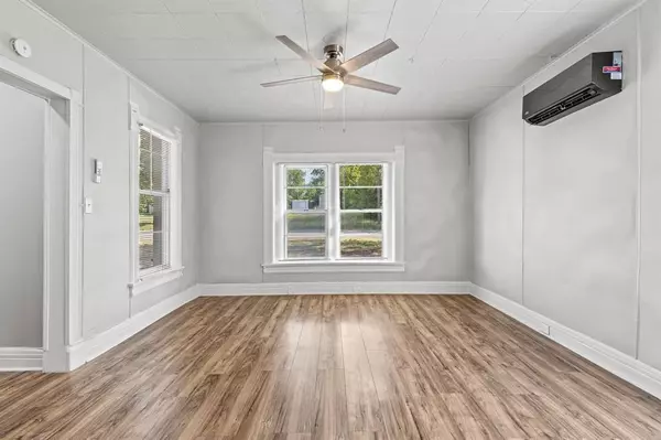 Denison, TX 75020,1211 W Owing Street