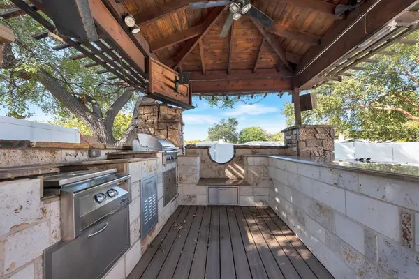 Bedford, TX 76021,3305 Timber View Circle