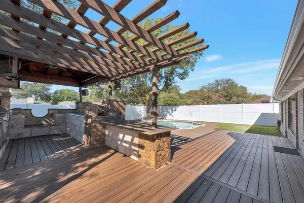 Bedford, TX 76021,3305 Timber View Circle