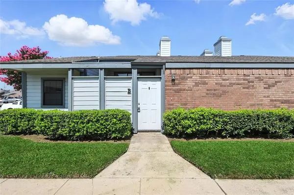 Hurst, TX 76053,640 Bellaire Drive #B