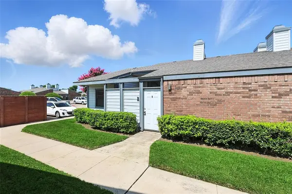 Hurst, TX 76053,640 Bellaire Drive #B