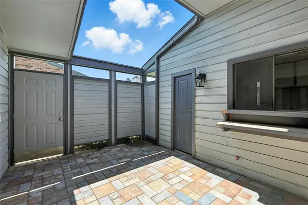 Hurst, TX 76053,640 Bellaire Drive #B