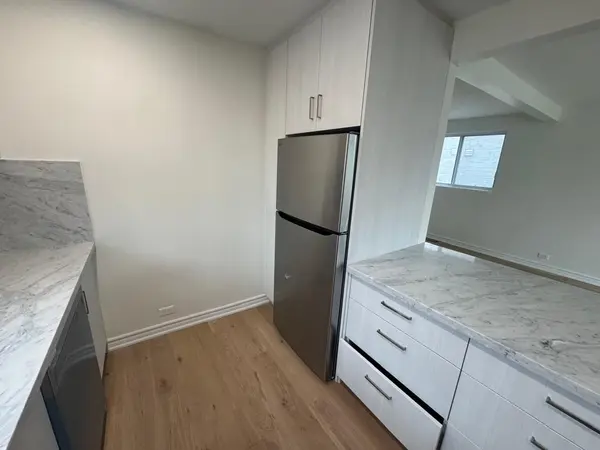 Toronto E03, ON M4B 2B3,121 Yardley AVE